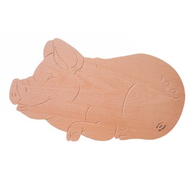 Beech wood chopping board. Piggy shape